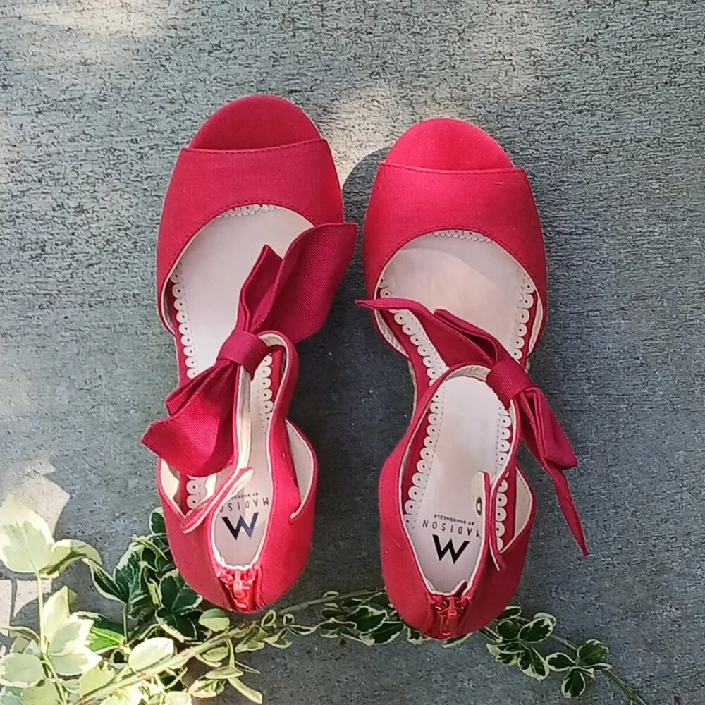 Shoedazzle Madison Red Ankle Strap Wedge Platform Sandals Shoes with a Bow NIB - Picture 4 of 7